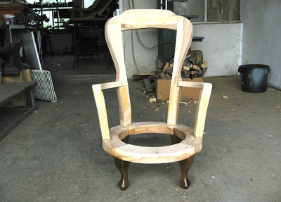 50 1 Damska fotelja klasicna u fazi izrade